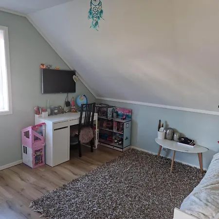 Tomannsbolig Ved Dyreparken I Holiday home *